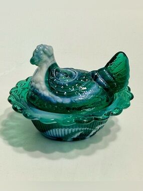 Vtg Mosser Miniature Green And White Slag Marble Glass Hen On Nest Salt Cellar